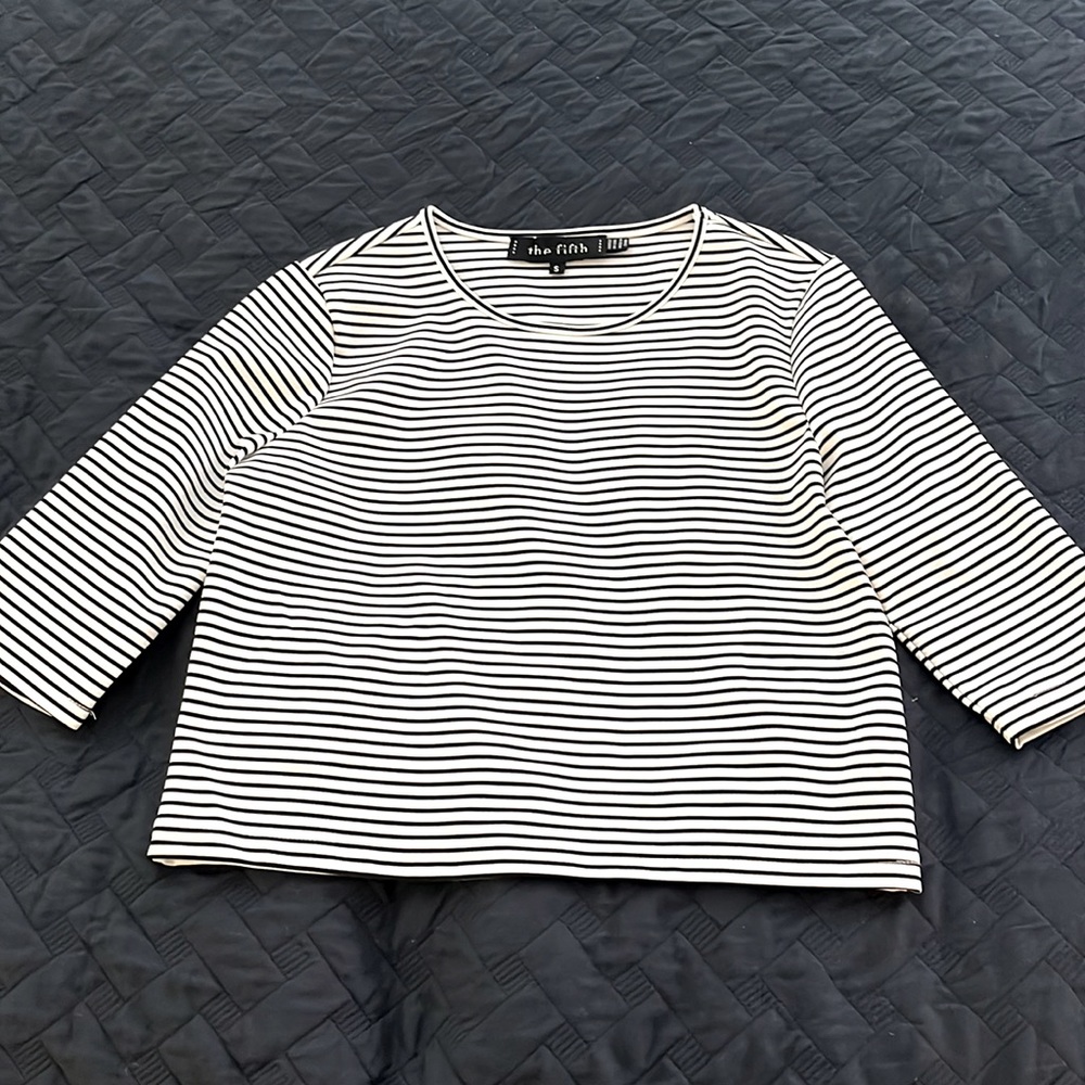 Like New The Fifth crop top!
